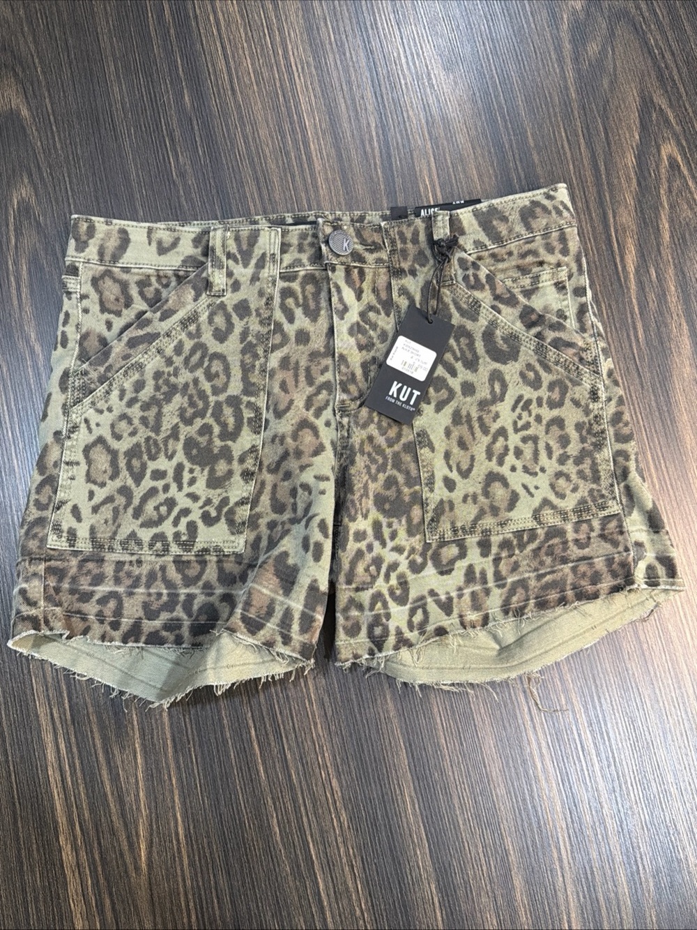NWT Kut From The Kloth Alice Leopard Print Olive Green Cutoff Short Womens Sz 4
